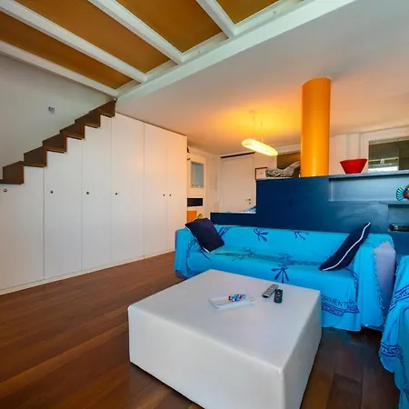 La Casa Dagli Occhi Blu *