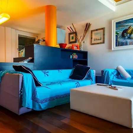 La Casa Dagli Occhi Blu