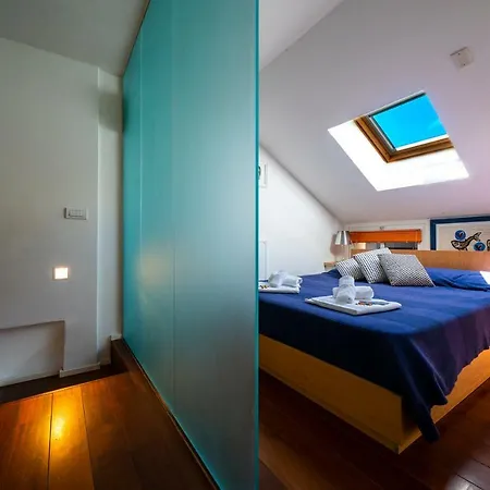 La Casa Dagli Occhi Blu * 韦内雷港