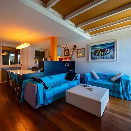 La Casa Dagli Occhi Blu 公寓 *